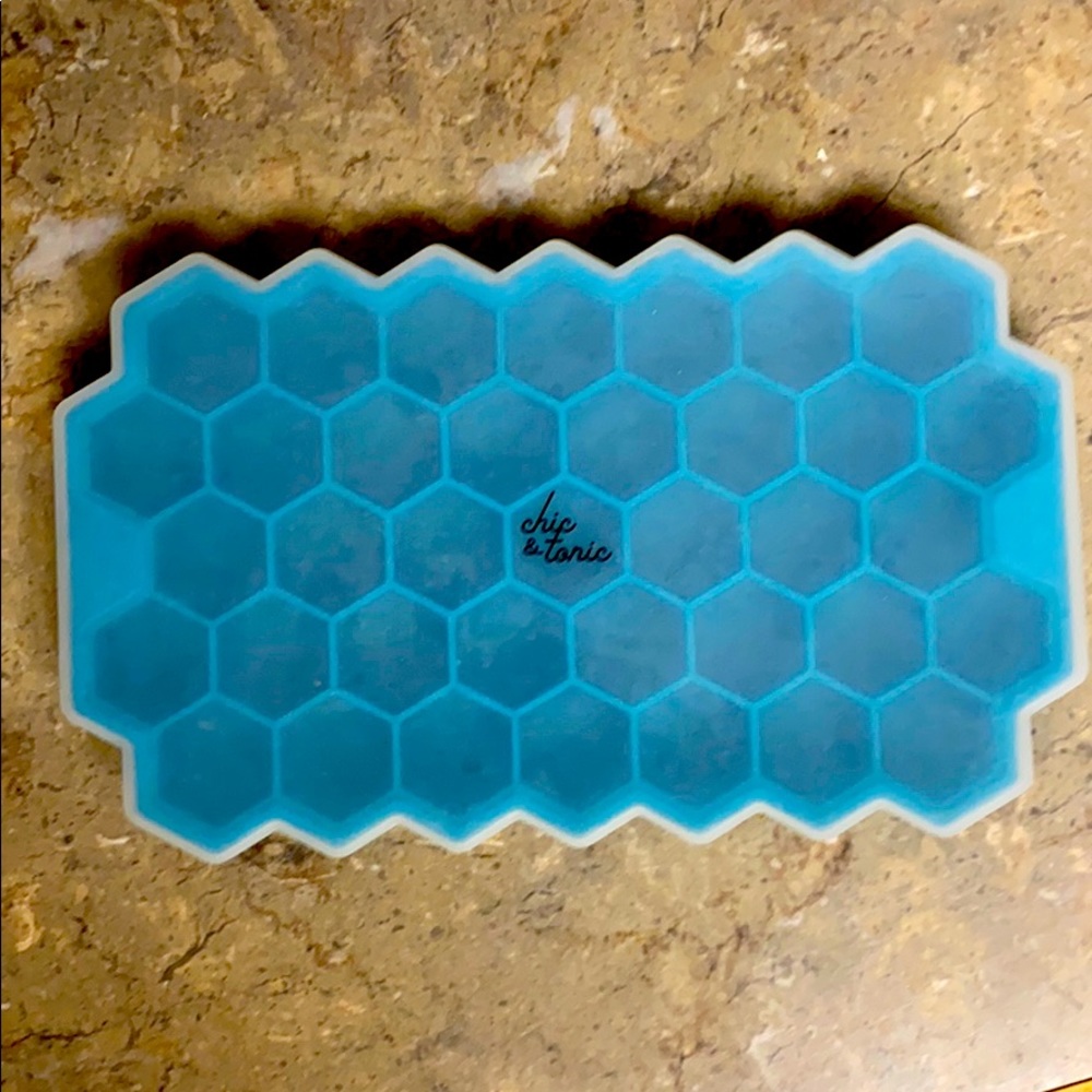 Silicone ice cube tray